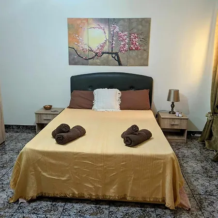 Silia's Maisonette مارساسكالا