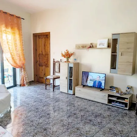 Silia's Maisonette منزل للإقامة
