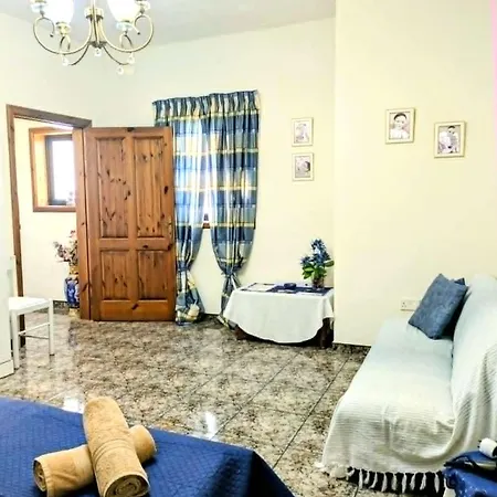 Silia's Maisonette منزل للإقامة